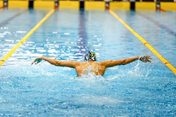 Nagez vers la forme : des disciplines captivantes à expérimenter dans une piscine