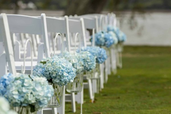 Idées élégantes de décoration de chaise pour un mariage inoubliable
