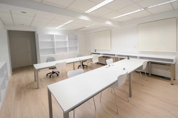 Mobilier de bureau professionnel : l'importance d'une bibliothèque de rangement