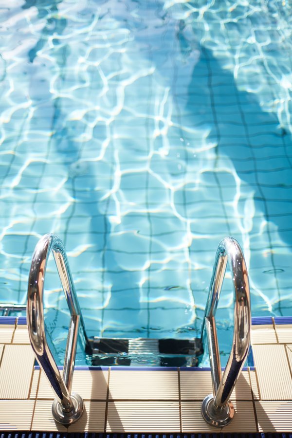 Découvrez les avantages de l'abri de piscine télescopique
