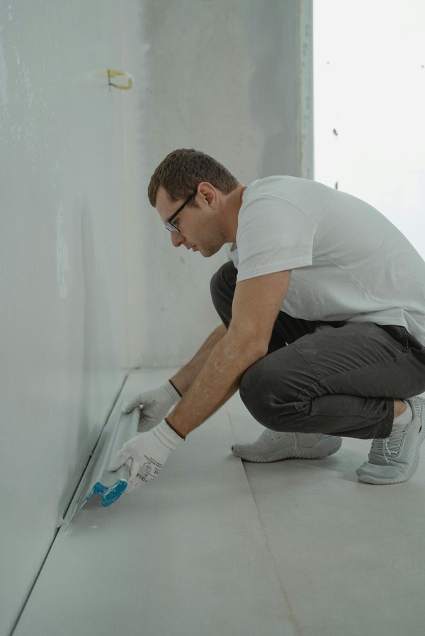 Décapage tous supports : redonnez éclat à vos surfaces !
